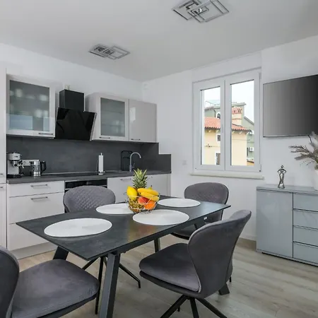 Ma Luxus Nr- 2 Mit Meerblick Und Parkplatz Fuer 2-2 Persone By Interhome