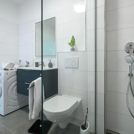 Ma Luxus Nr- 2 Mit Meerblick Und Parkplatz Fuer 2-2 Persone By Interhome Appartement