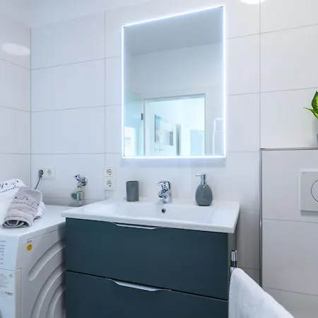 Ma Luxus Nr- 2 Mit Meerblick Und Parkplatz Fuer 2-2 Persone By Interhome Appartement *