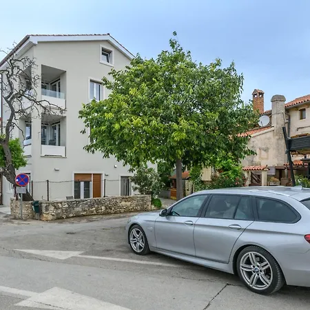 Ma Luxus Nr- 2 Mit Meerblick Und Parkplatz Fuer 2-2 Persone By Interhome